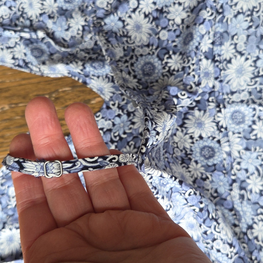 Abercrombie & Fitch Blue Floral V-Neck Cami Tank Top Sleeveless Summer Boho Sz.M - Picture 5 of 12